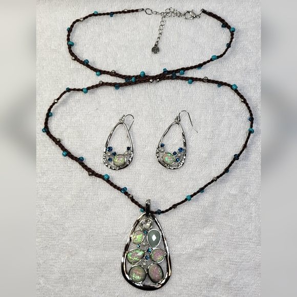 CATO Turquoise Opalescent Drop Necklace and Dangle Earrings Set / Pierced - Picture 3 of 6